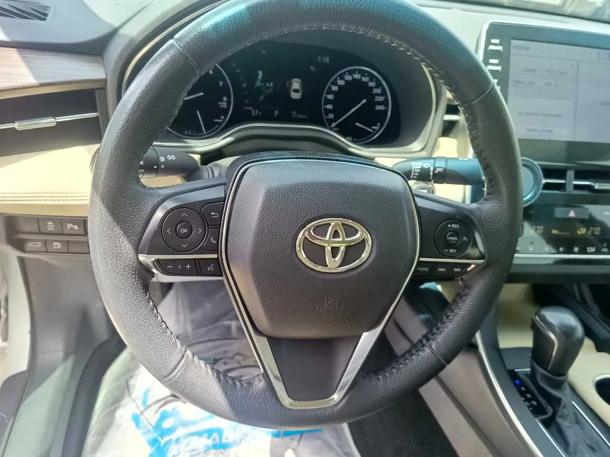 Car image 26