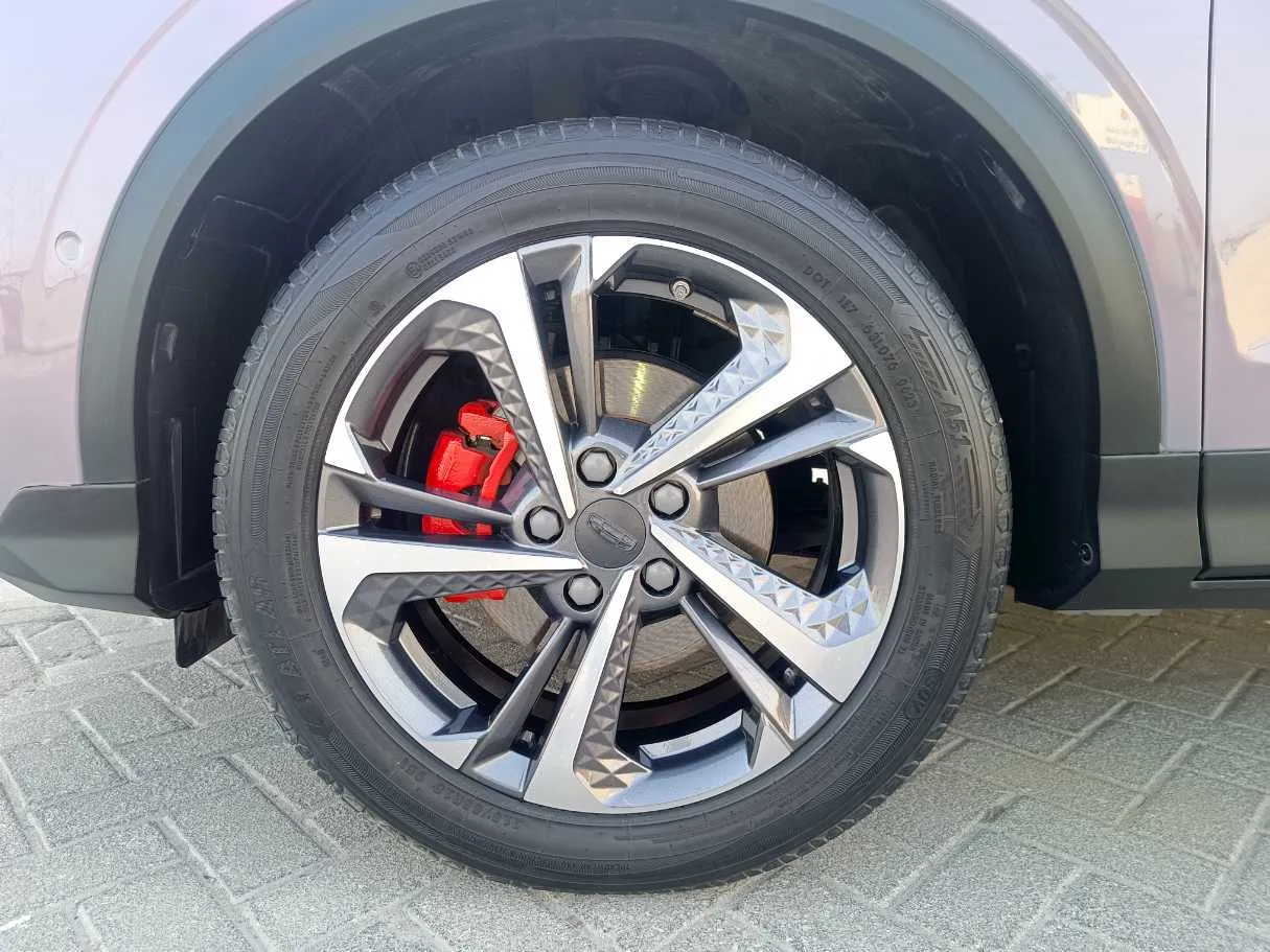 Car image 10
