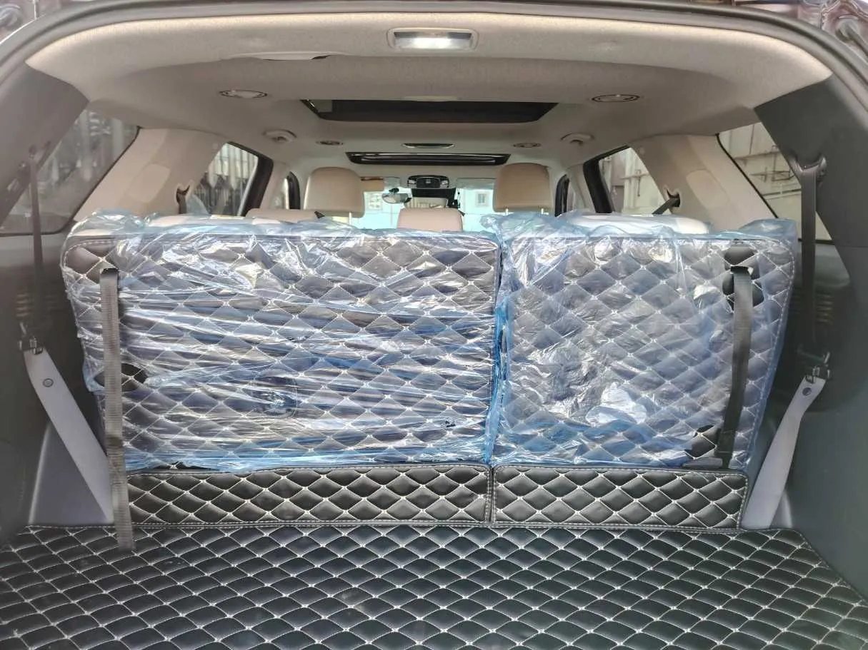 Car image 26