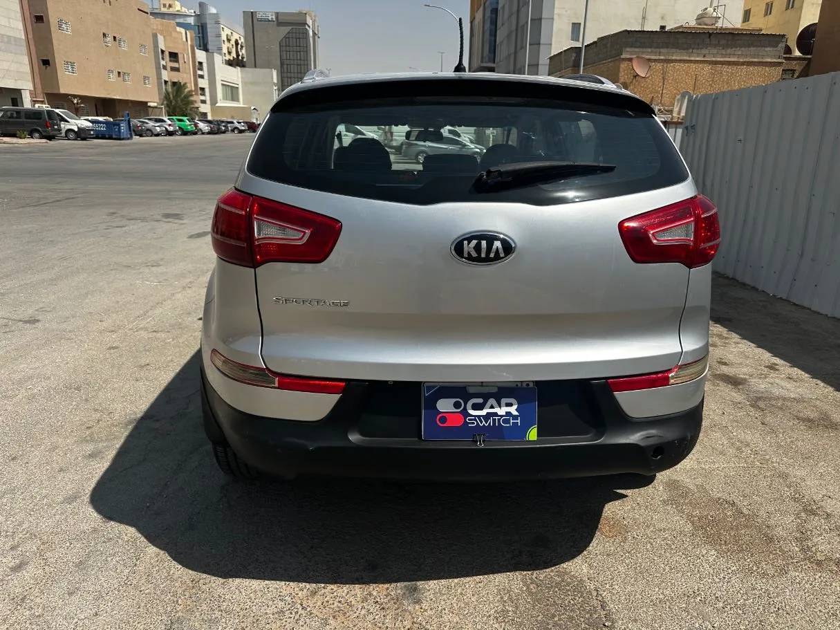 Car image 6