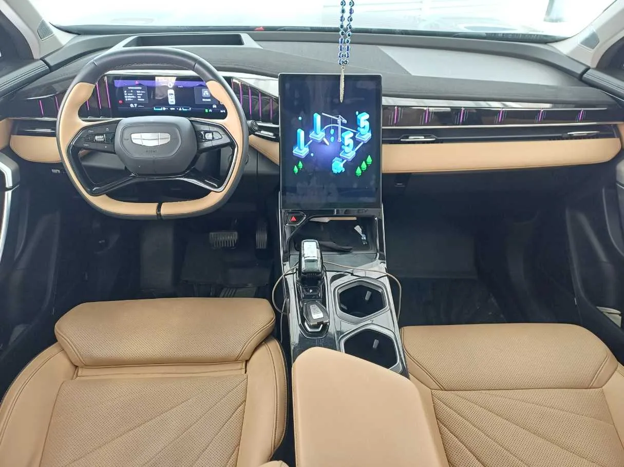 Car image 15