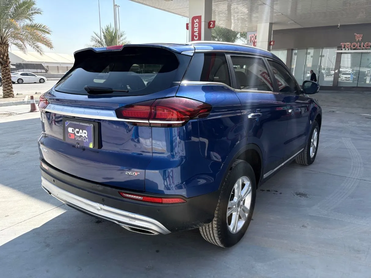 Car image 5