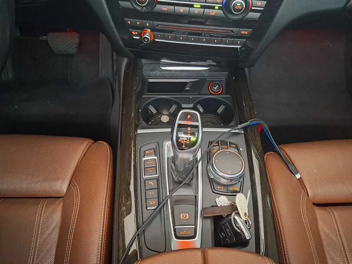 Car image 16