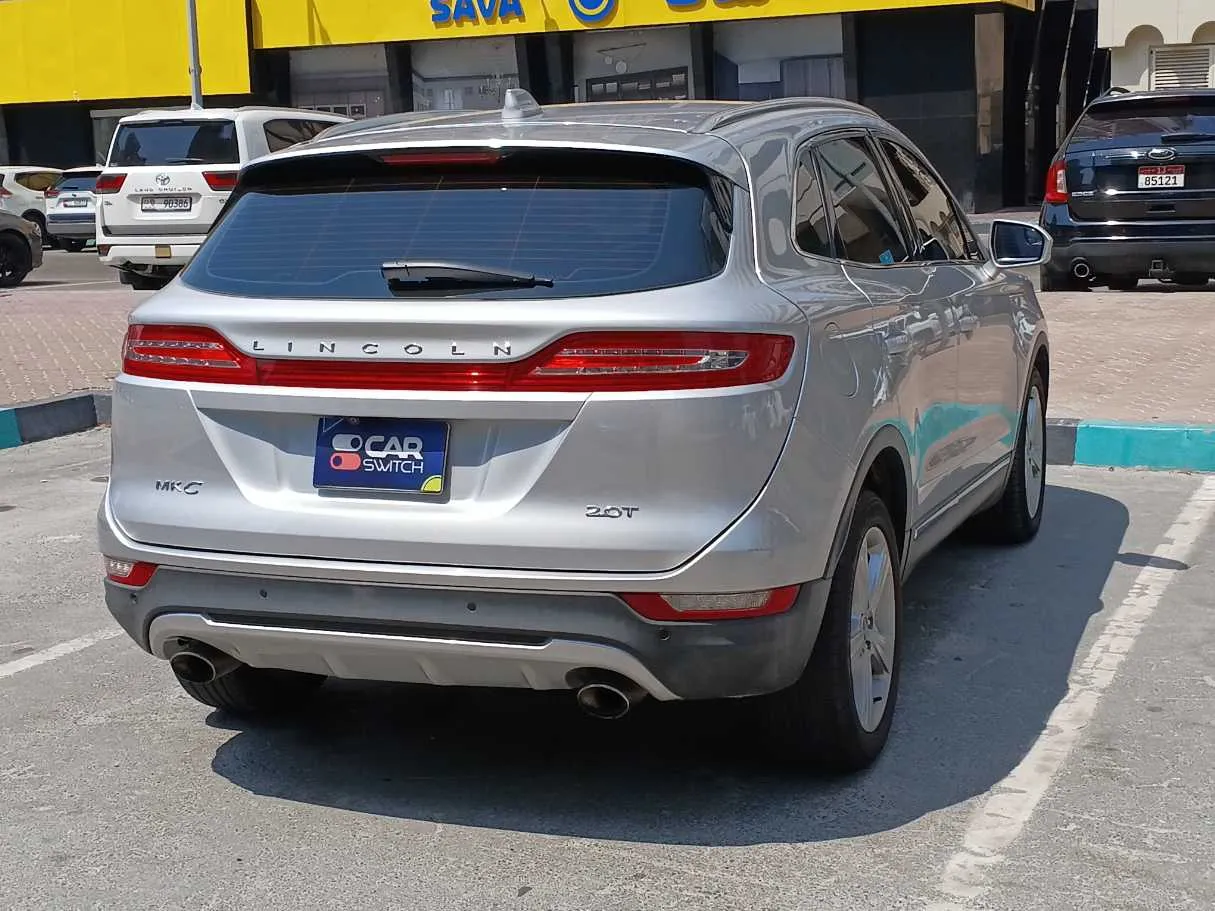 Car image 5