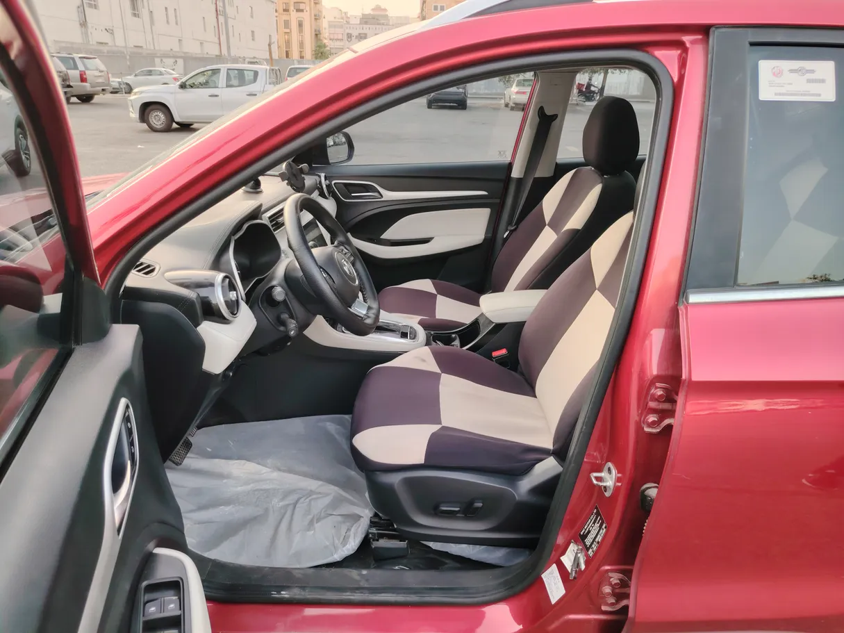 Car image 13
