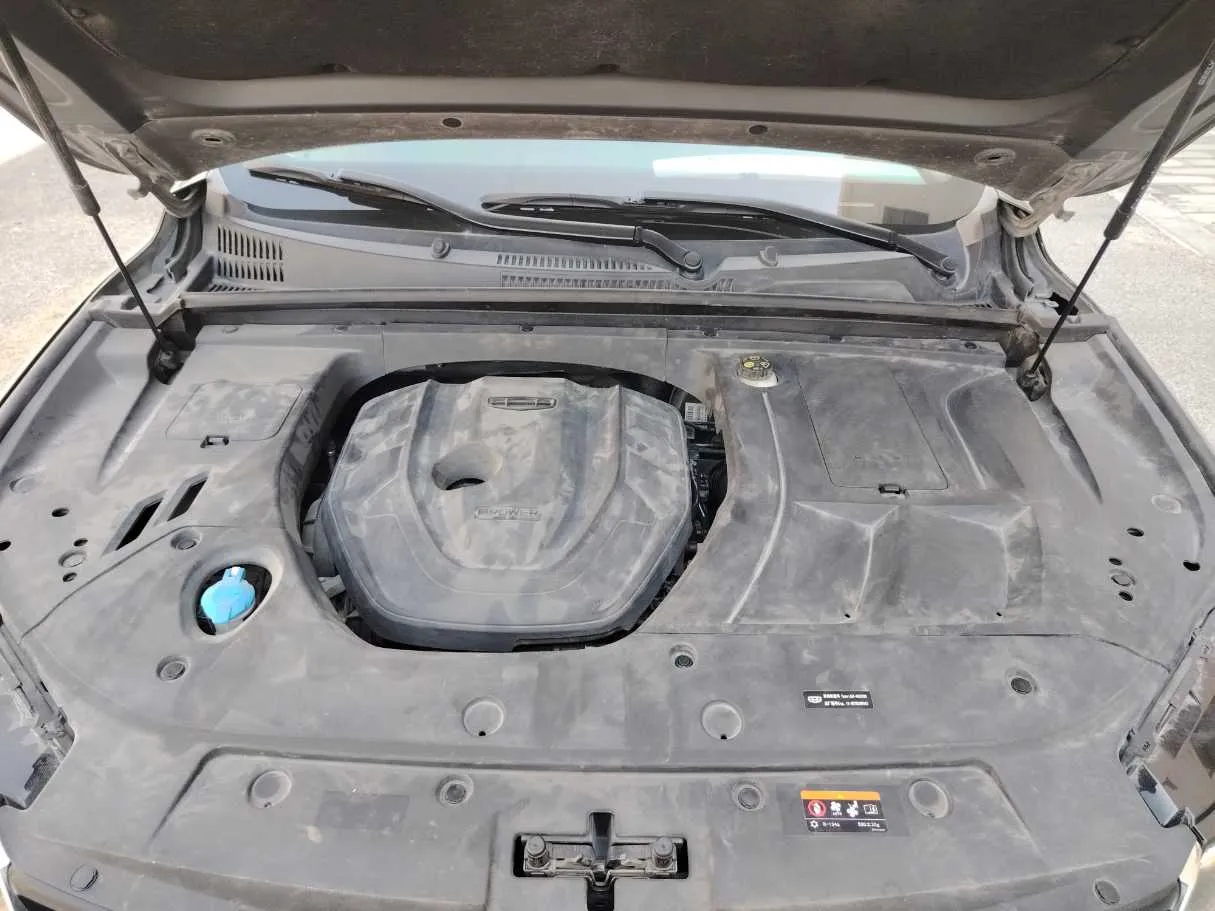 Car image 26