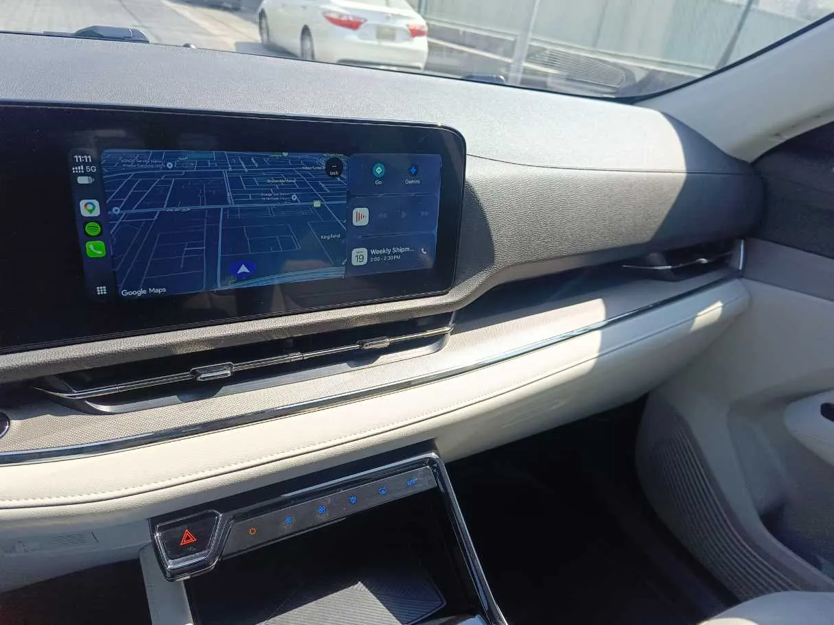 Car image 24