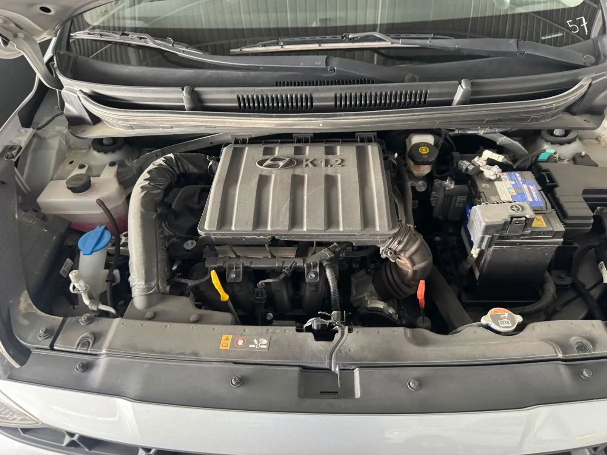 Car image 18