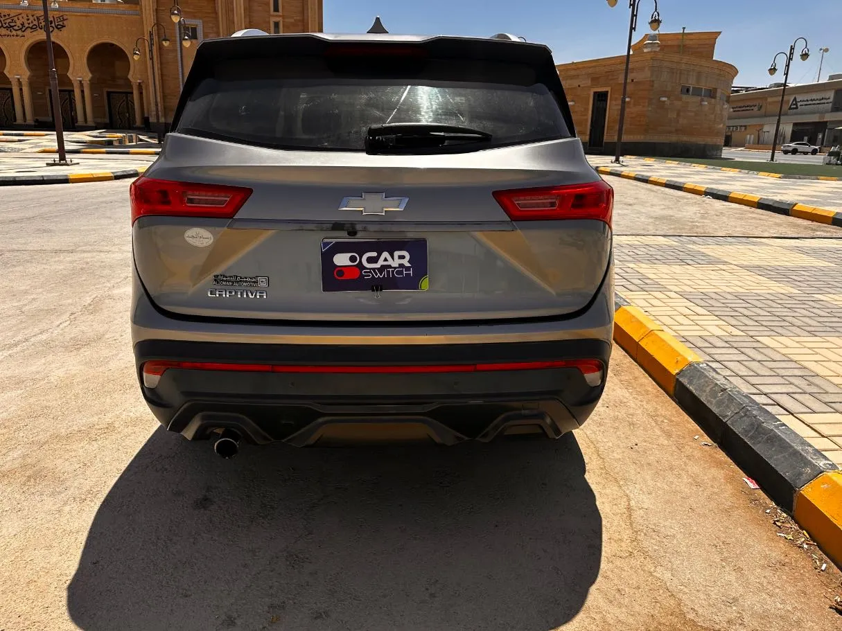 Car image 6