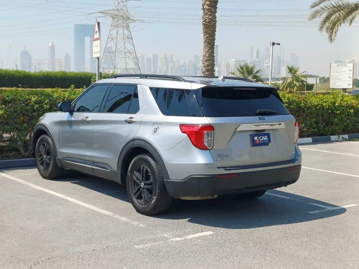 Car image 7
