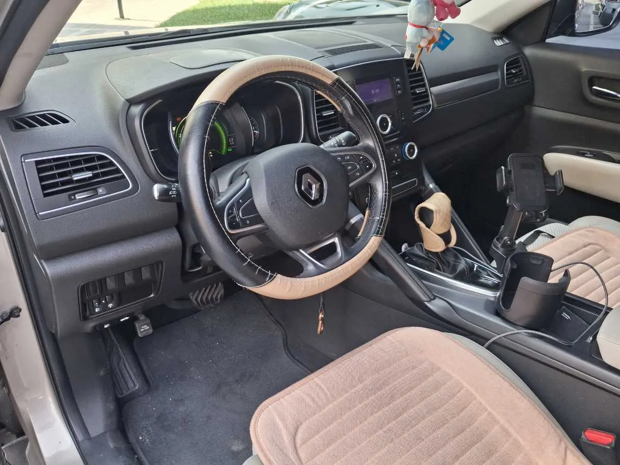 Car image 11