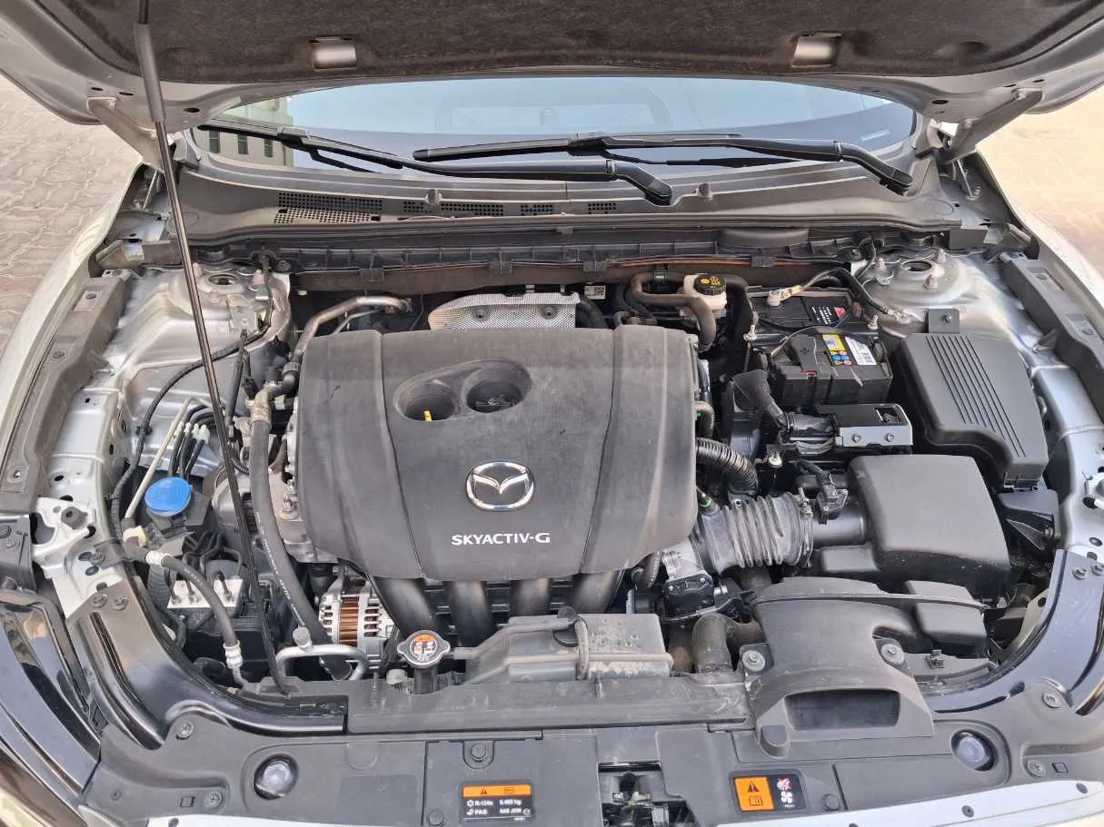 Car image 19