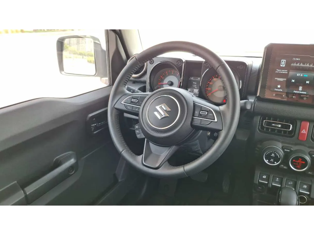 Car image 11