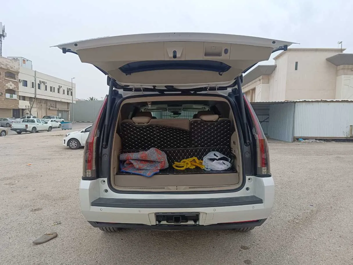 Car image 27