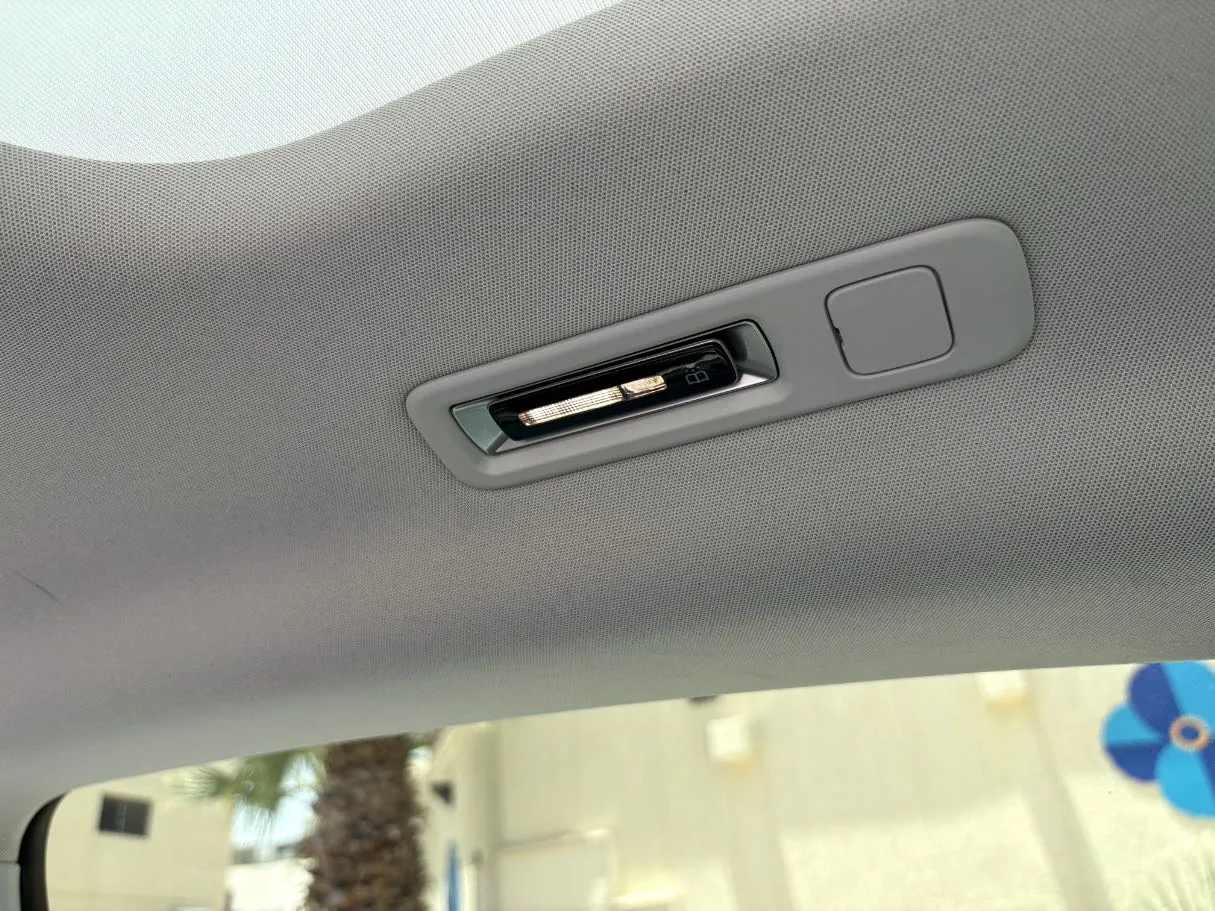 Car image 29