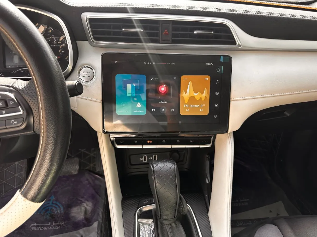 Car image 18