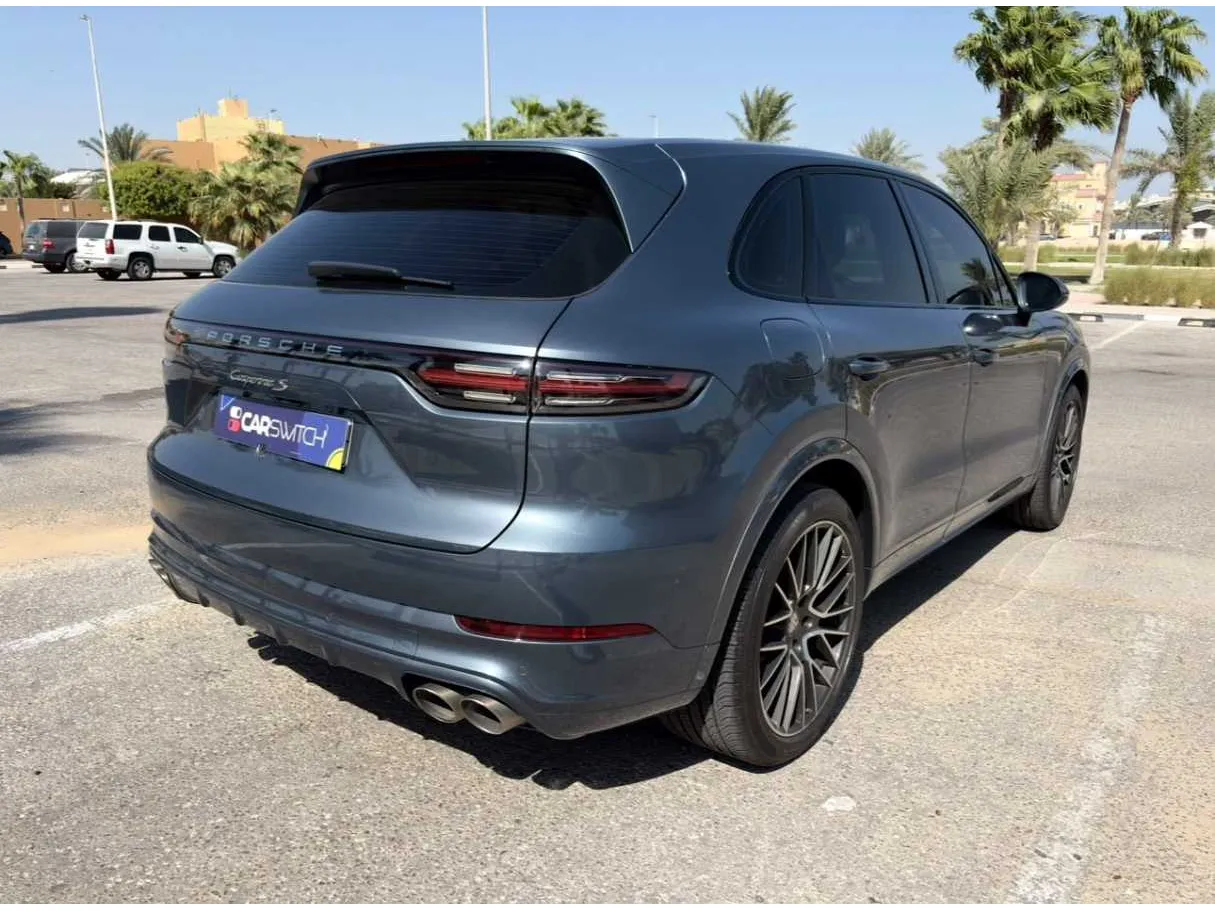 Car image 5