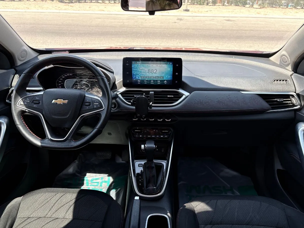 Car image 19