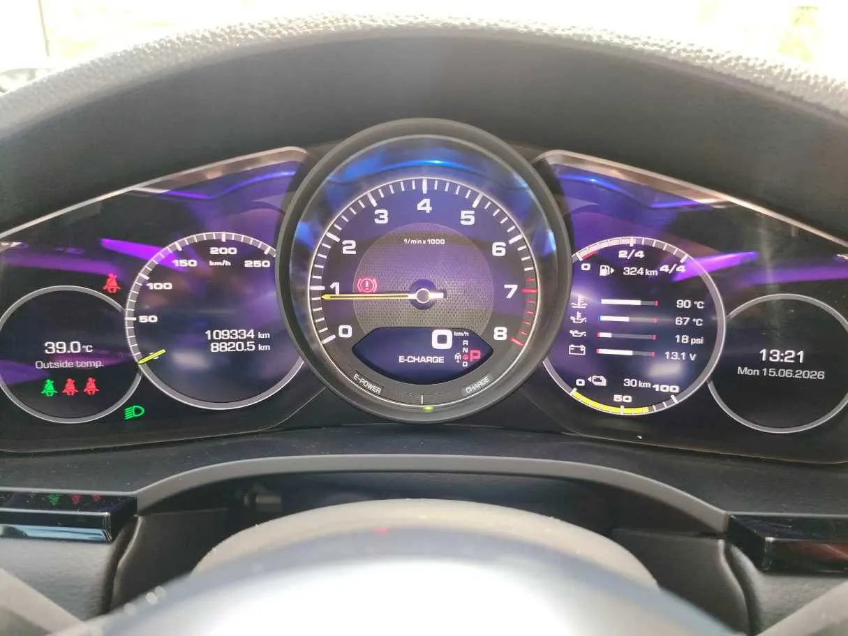 Car image 28