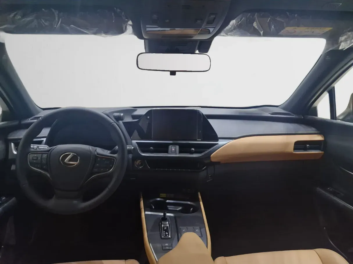 Car image 9