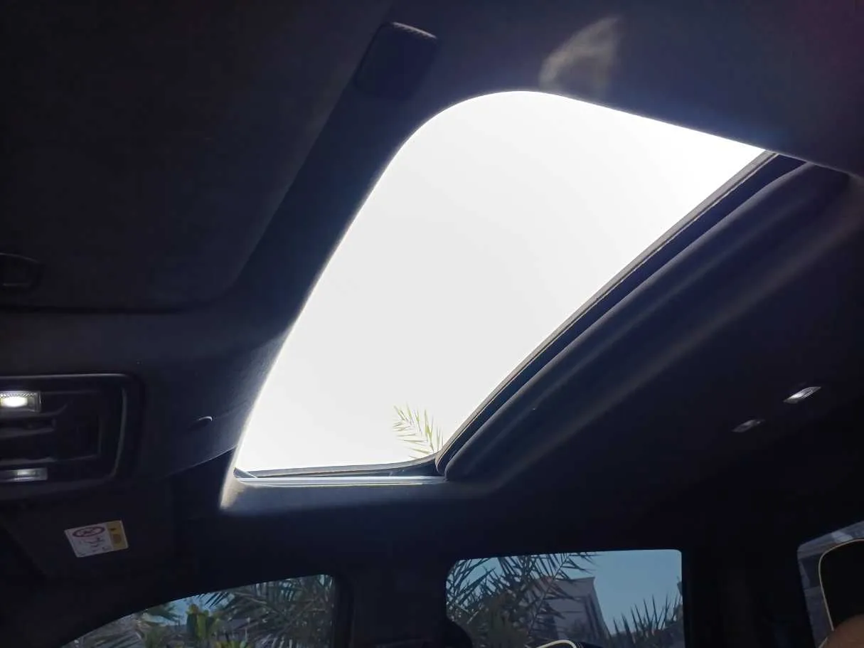 Car image 26