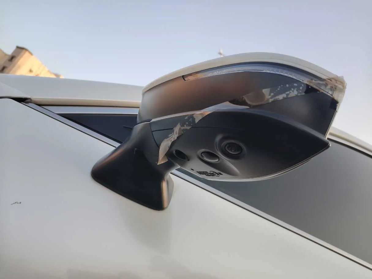 Car image 26