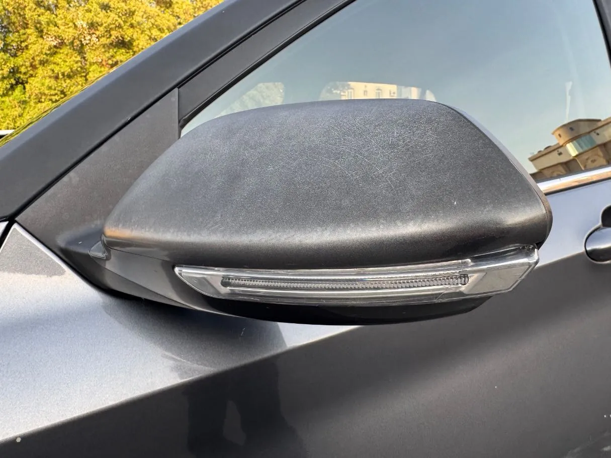 Car image 28