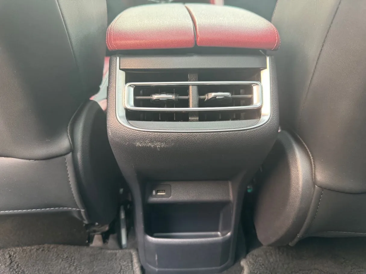 Car image 23