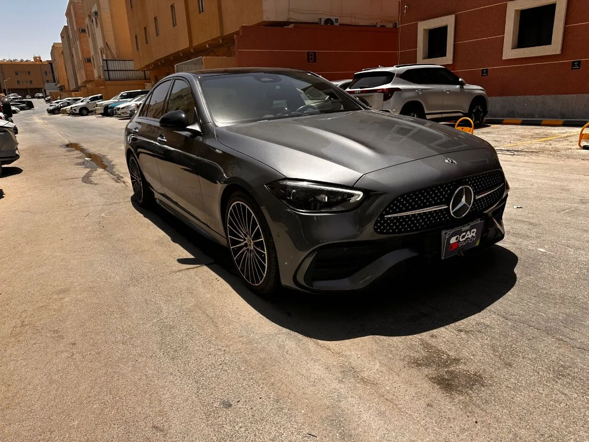 Car image 3