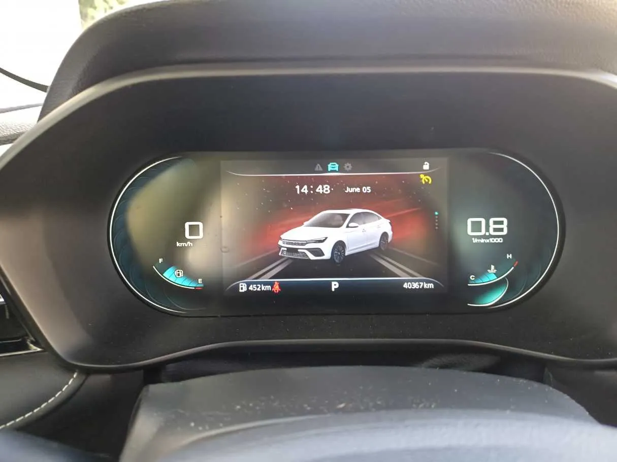 Car image 18