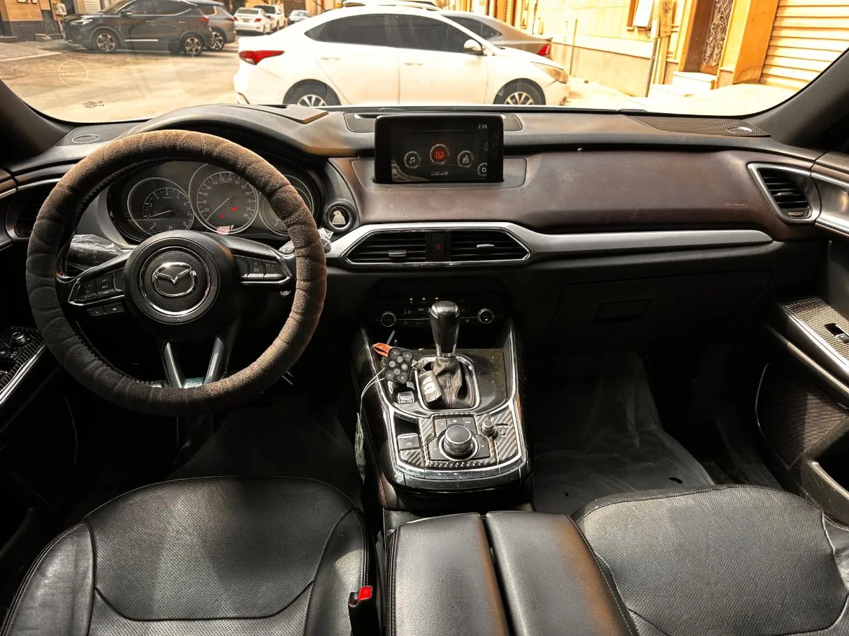 Car image 18