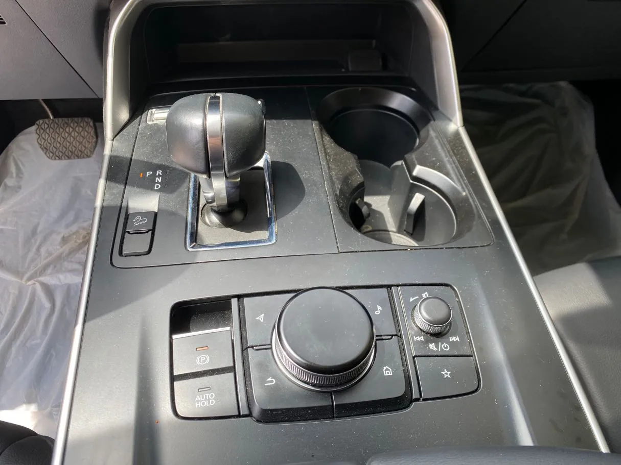 Car image 15