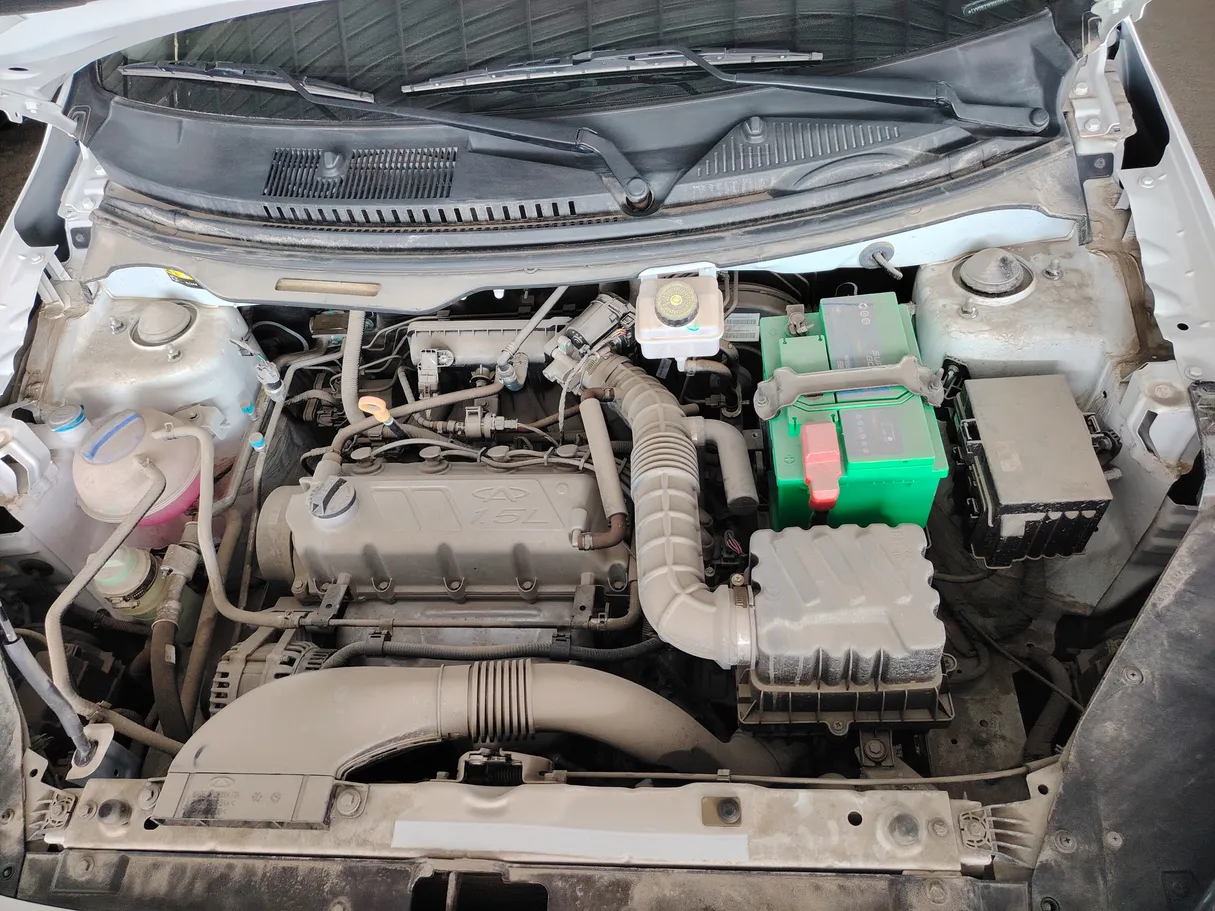 Car image 28