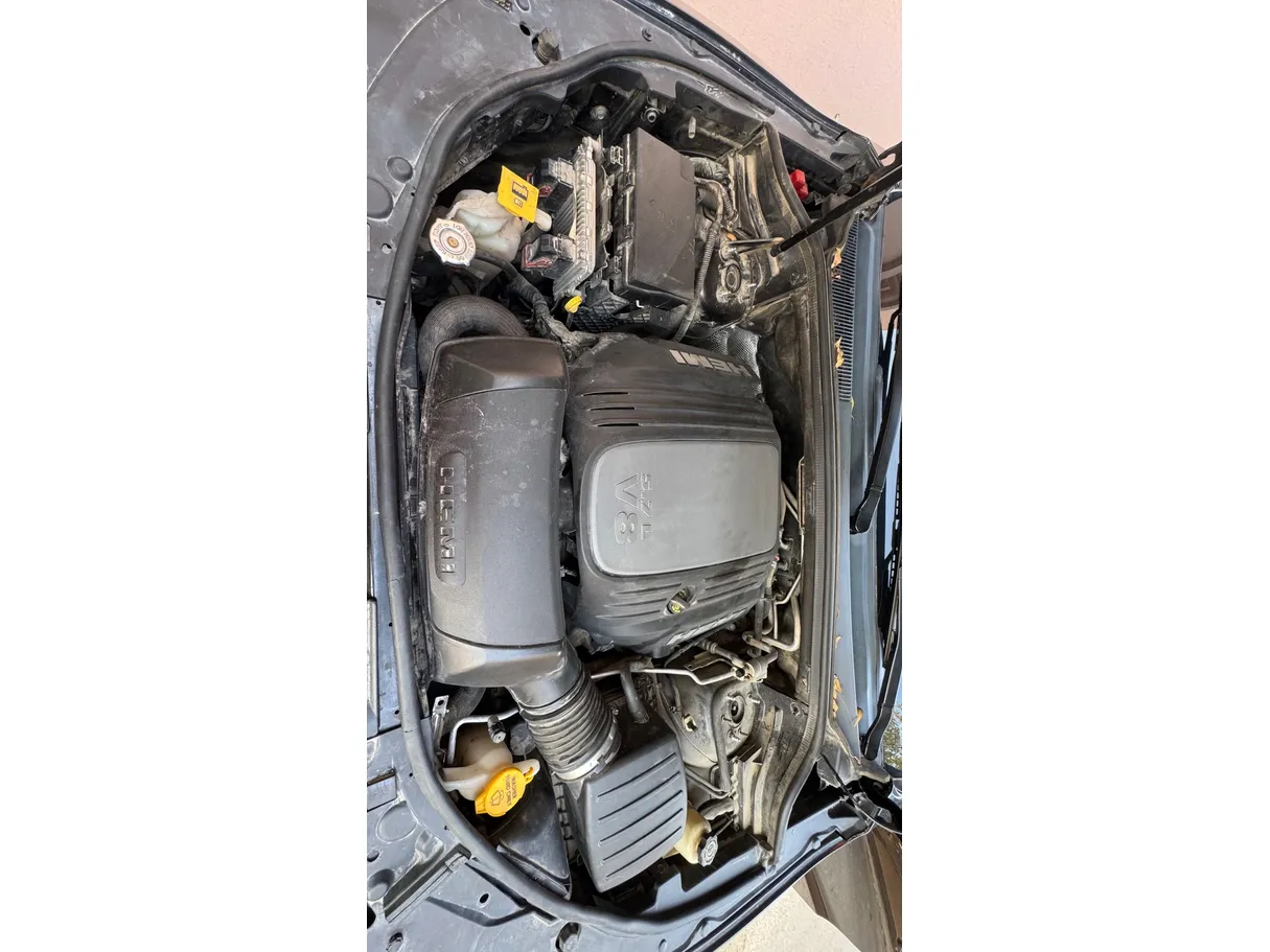 Car image 25