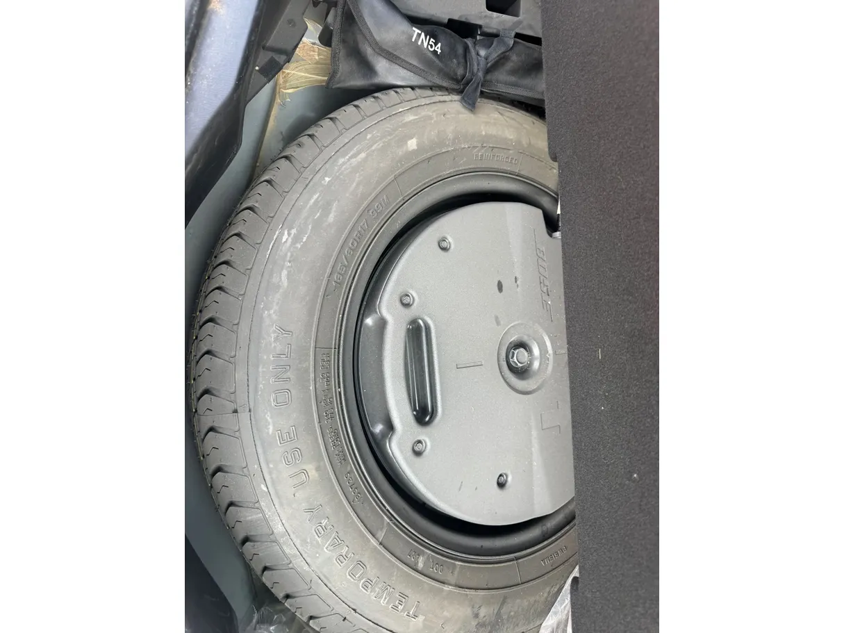 Car image 21