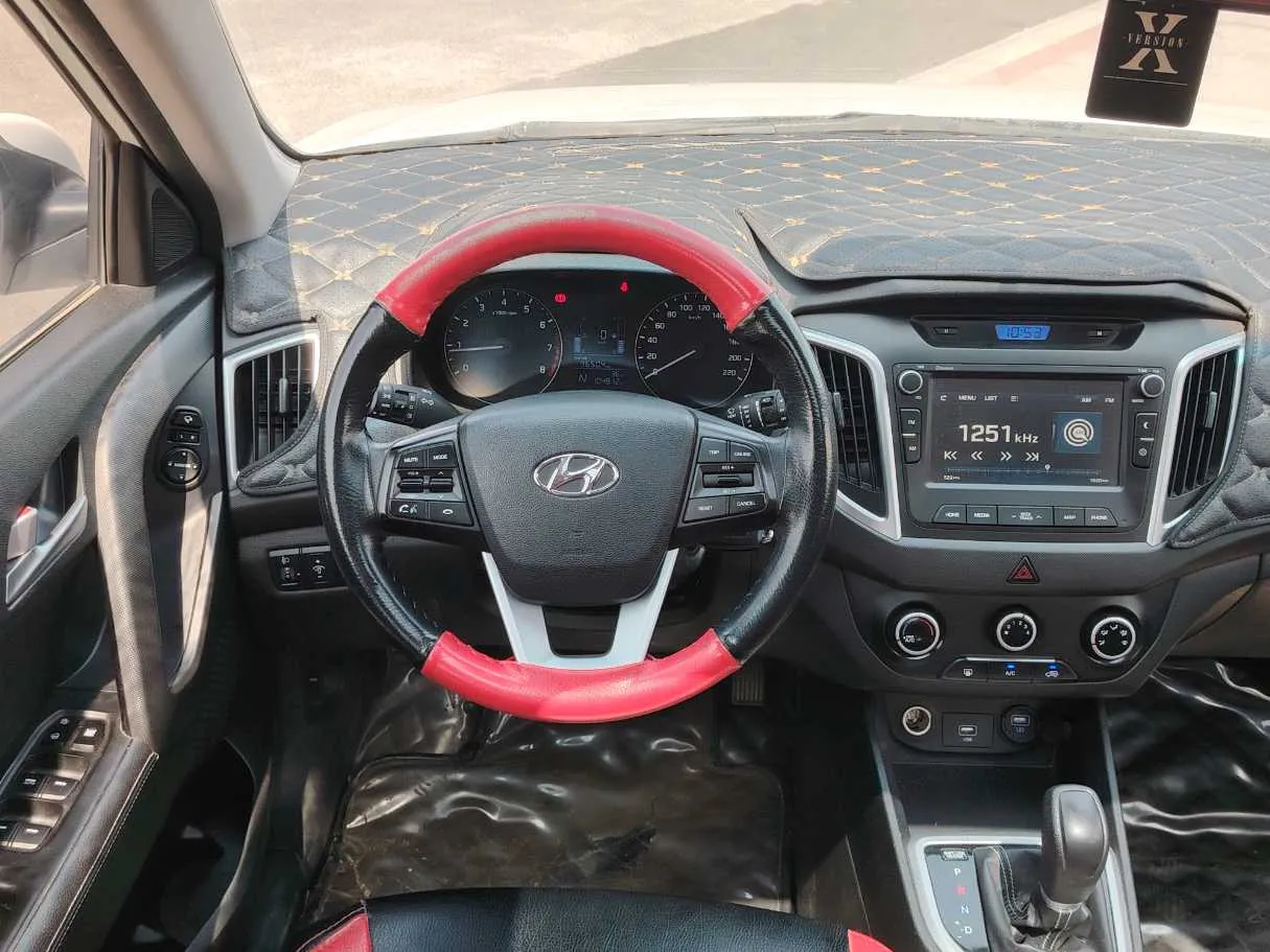 Car image 24