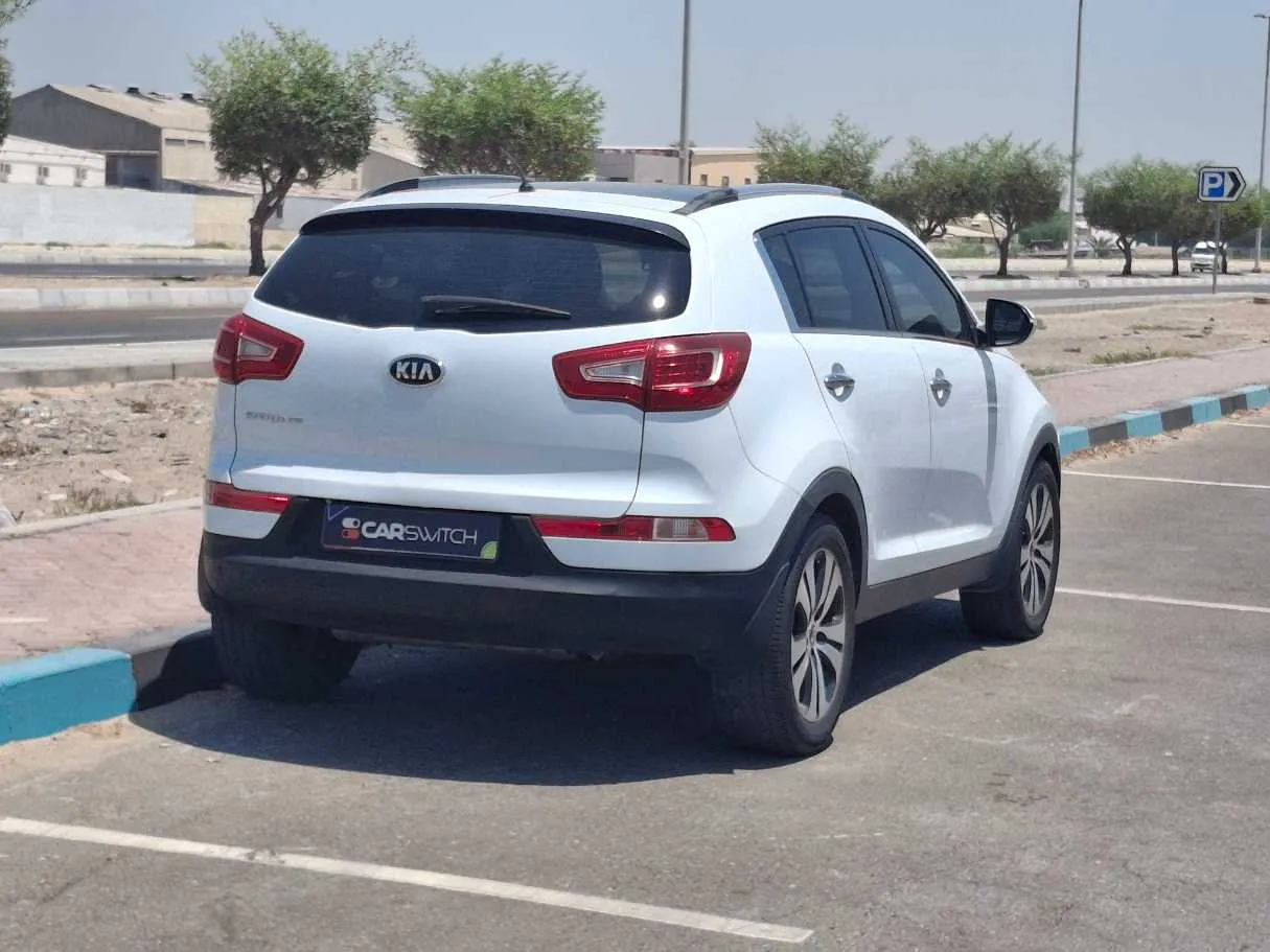 Car image 5