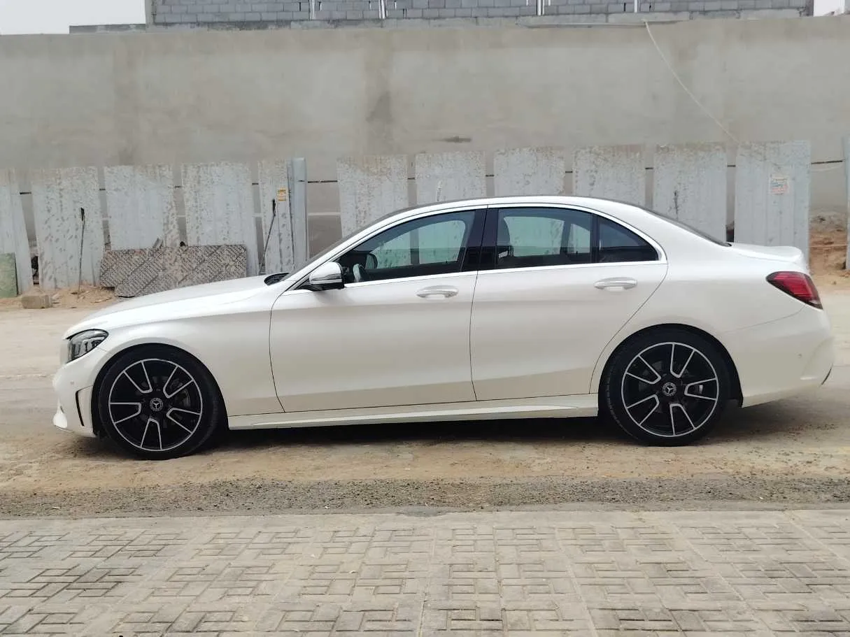 Car image 8