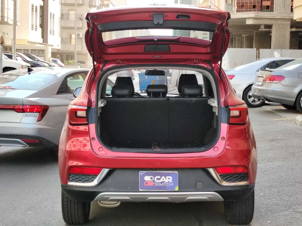 Car image 24