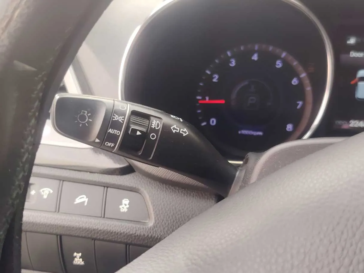 Car image 32