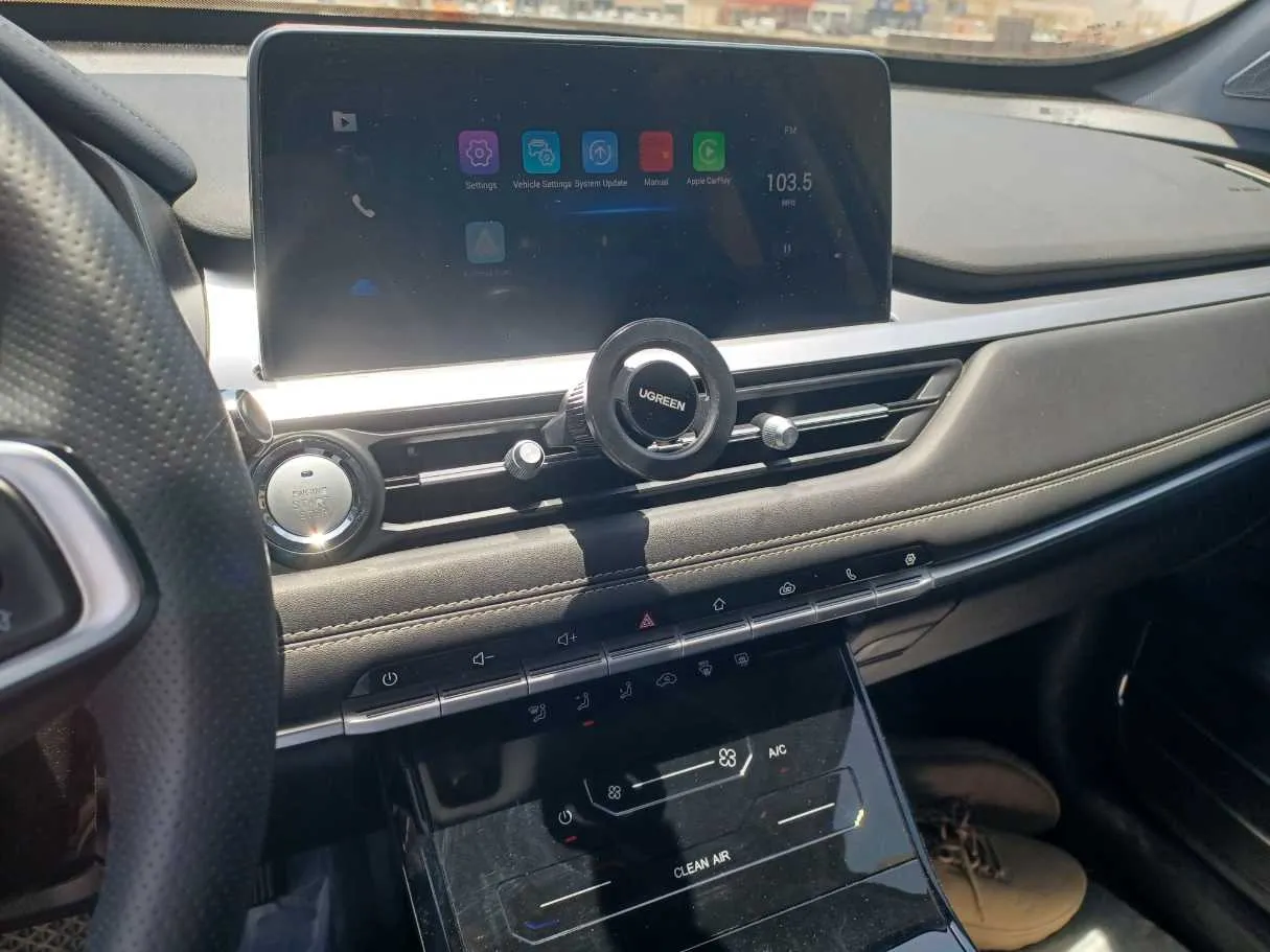 Car image 18