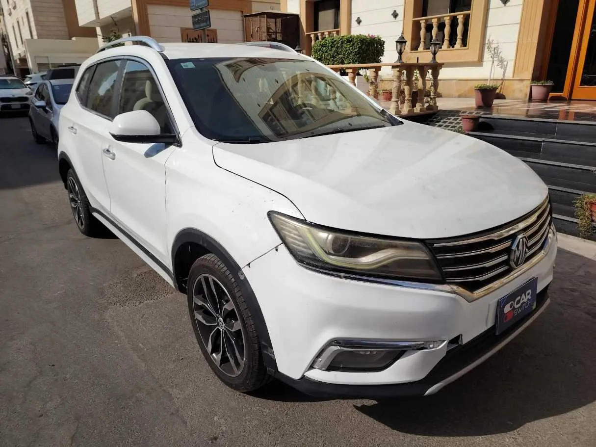 Car image 3