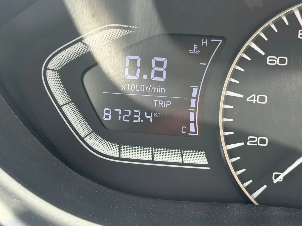 Car image 19