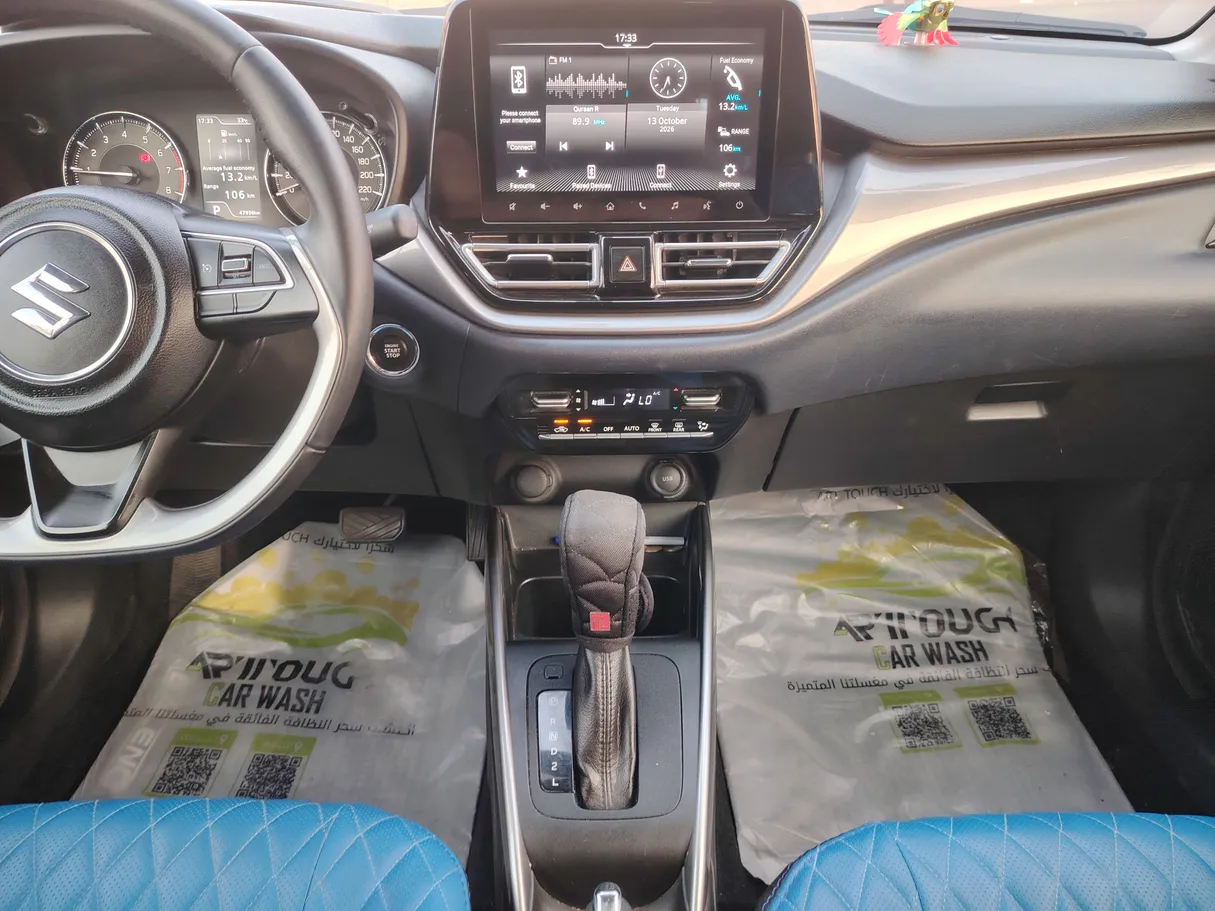 Car image 18