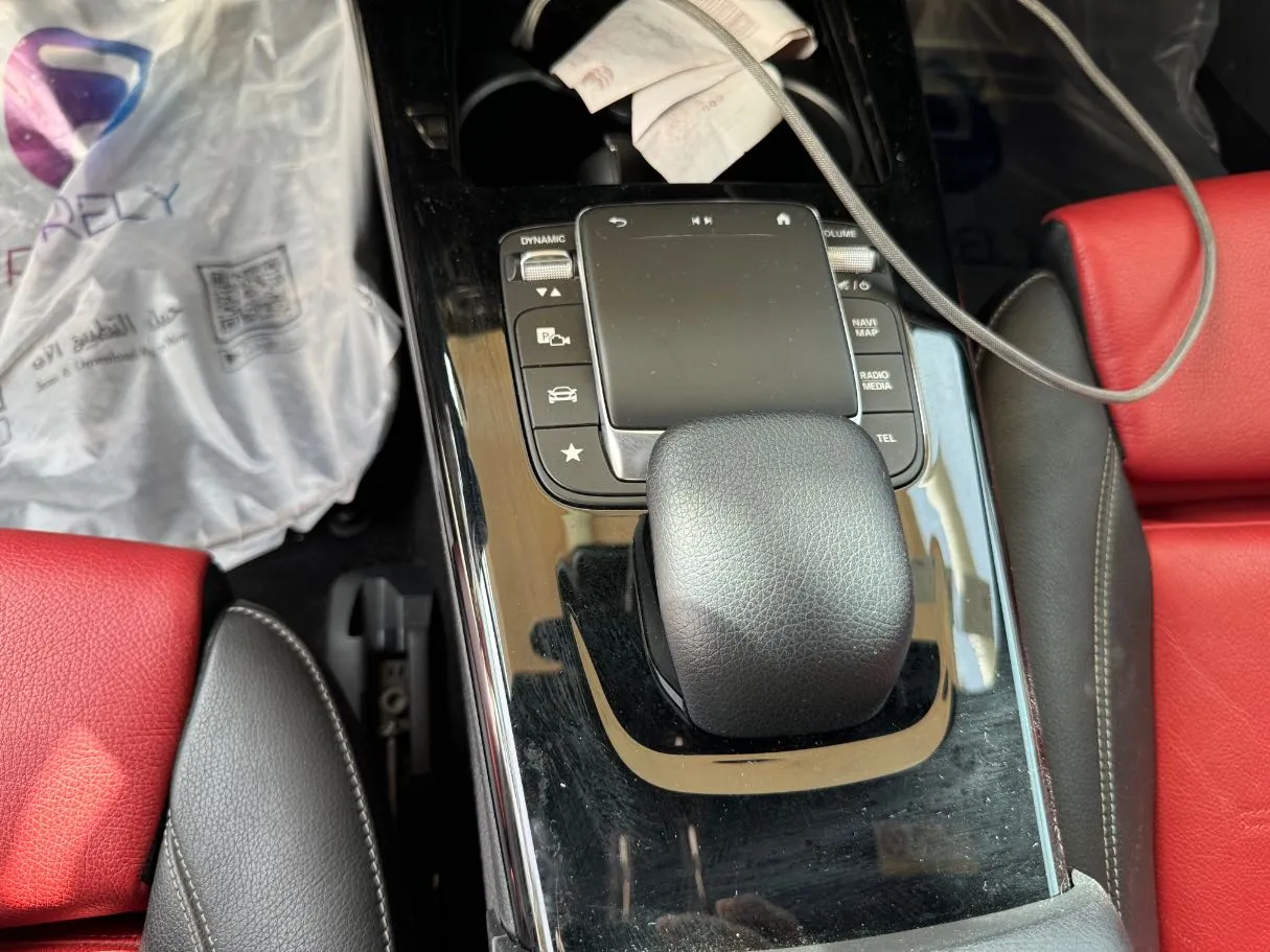 Car image 16