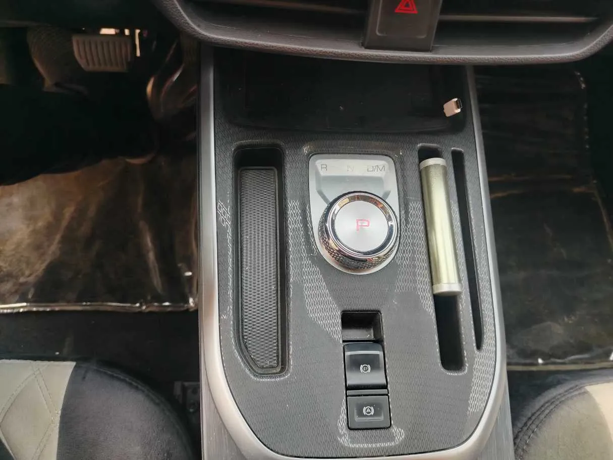 Car image 21