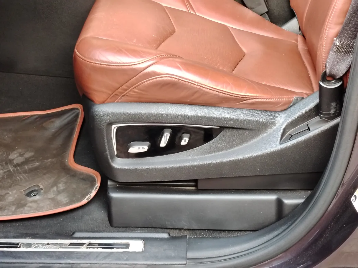 Car image 39