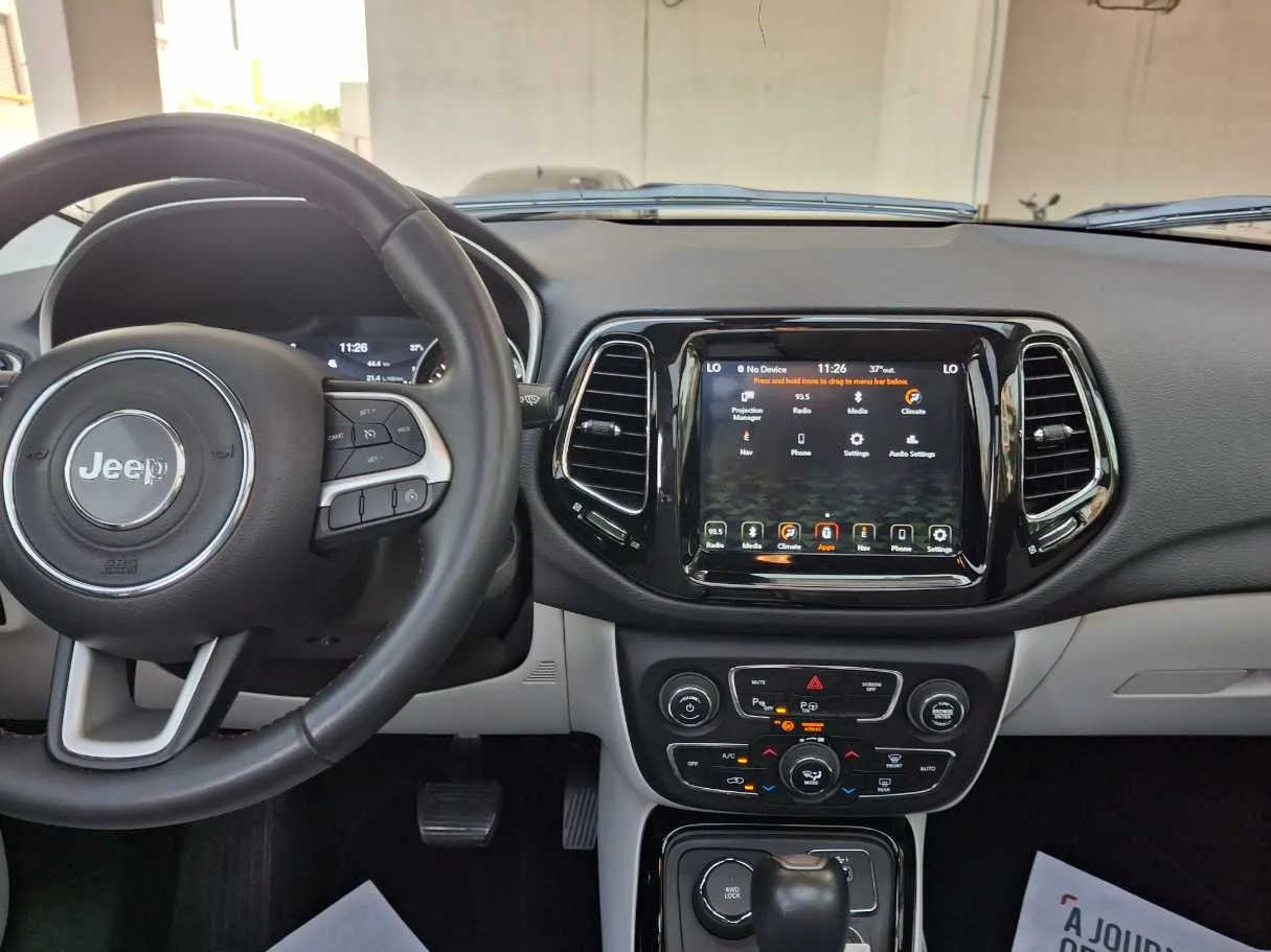 Car image 16