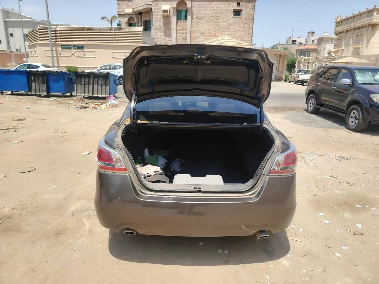 Car image 27
