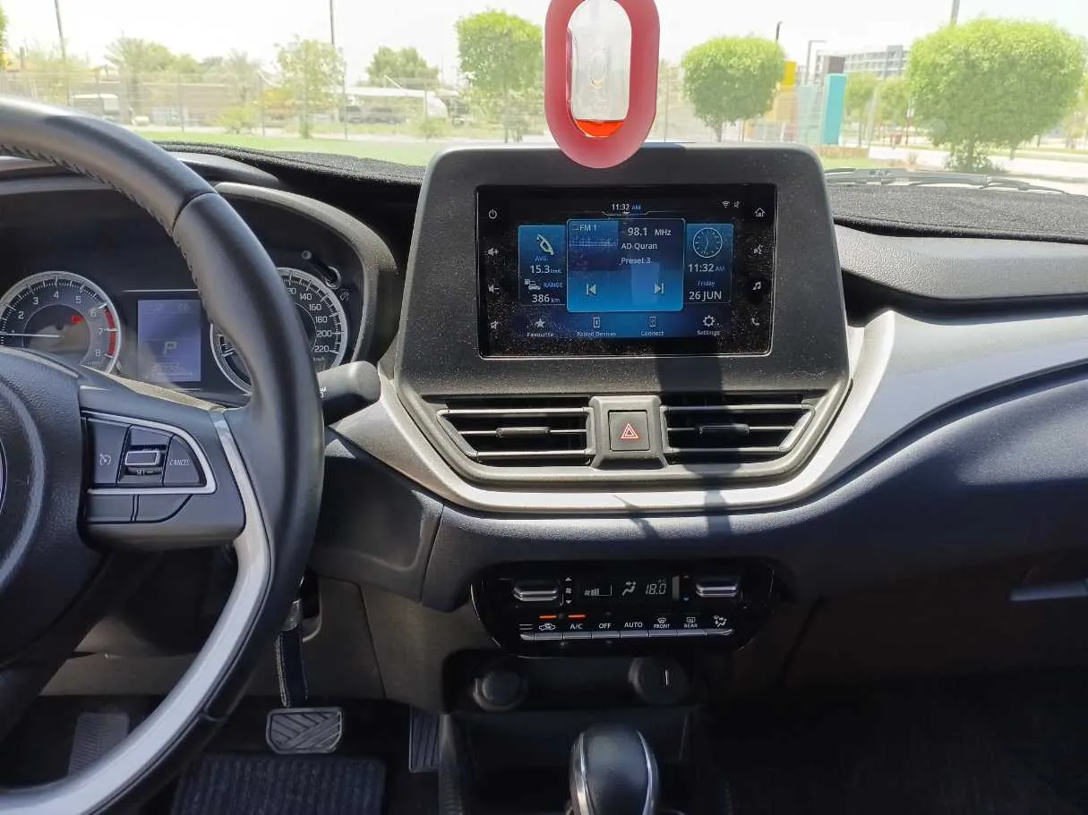 Car image 16